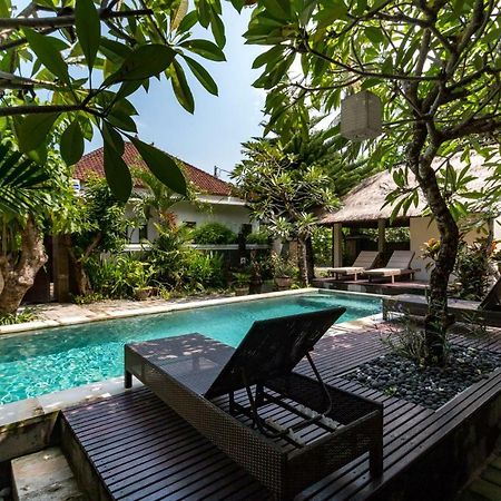 Eddys Cottages & Villa Легиан Экстерьер фото