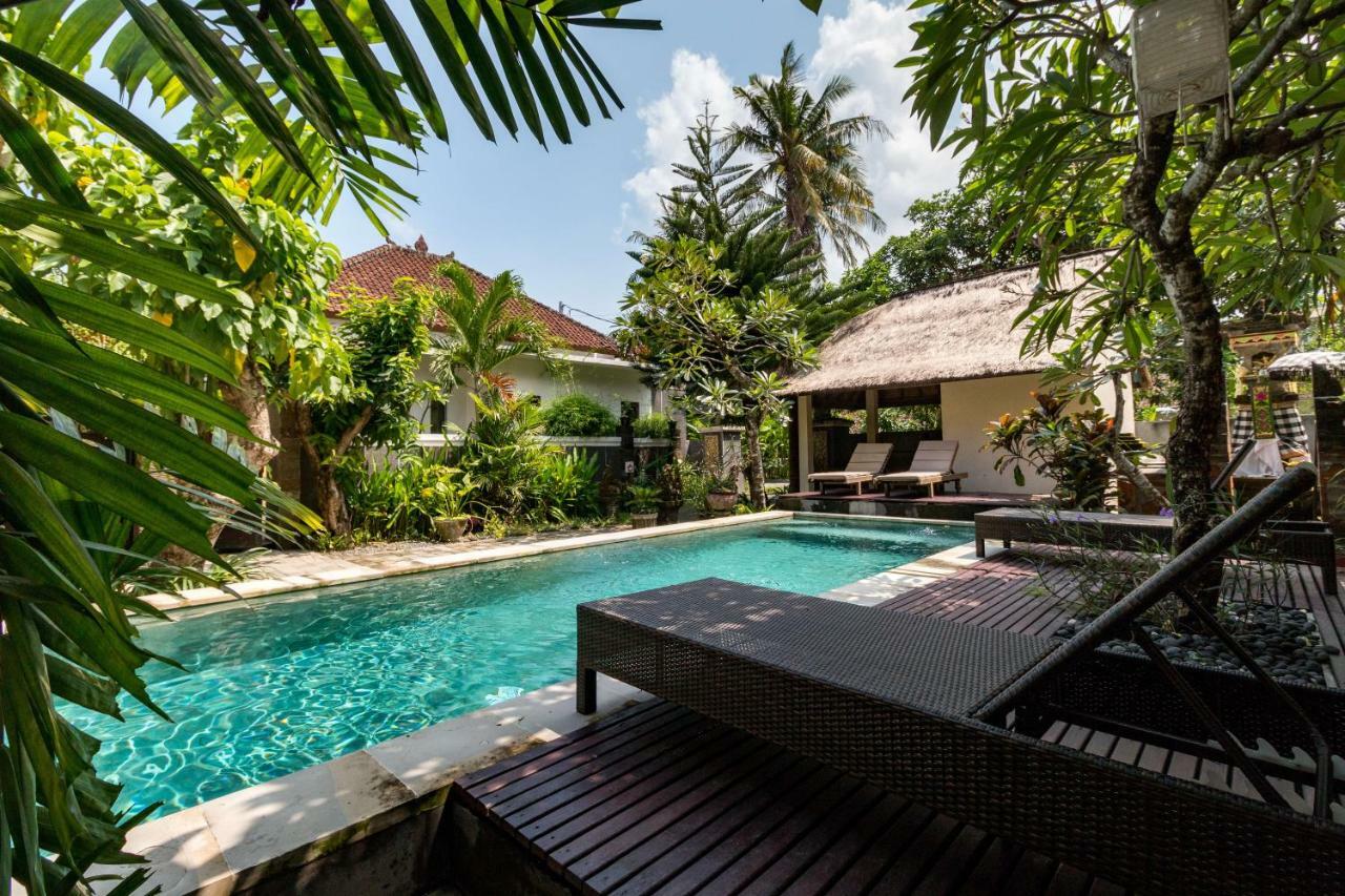 Eddys Cottages & Villa Легиан Экстерьер фото