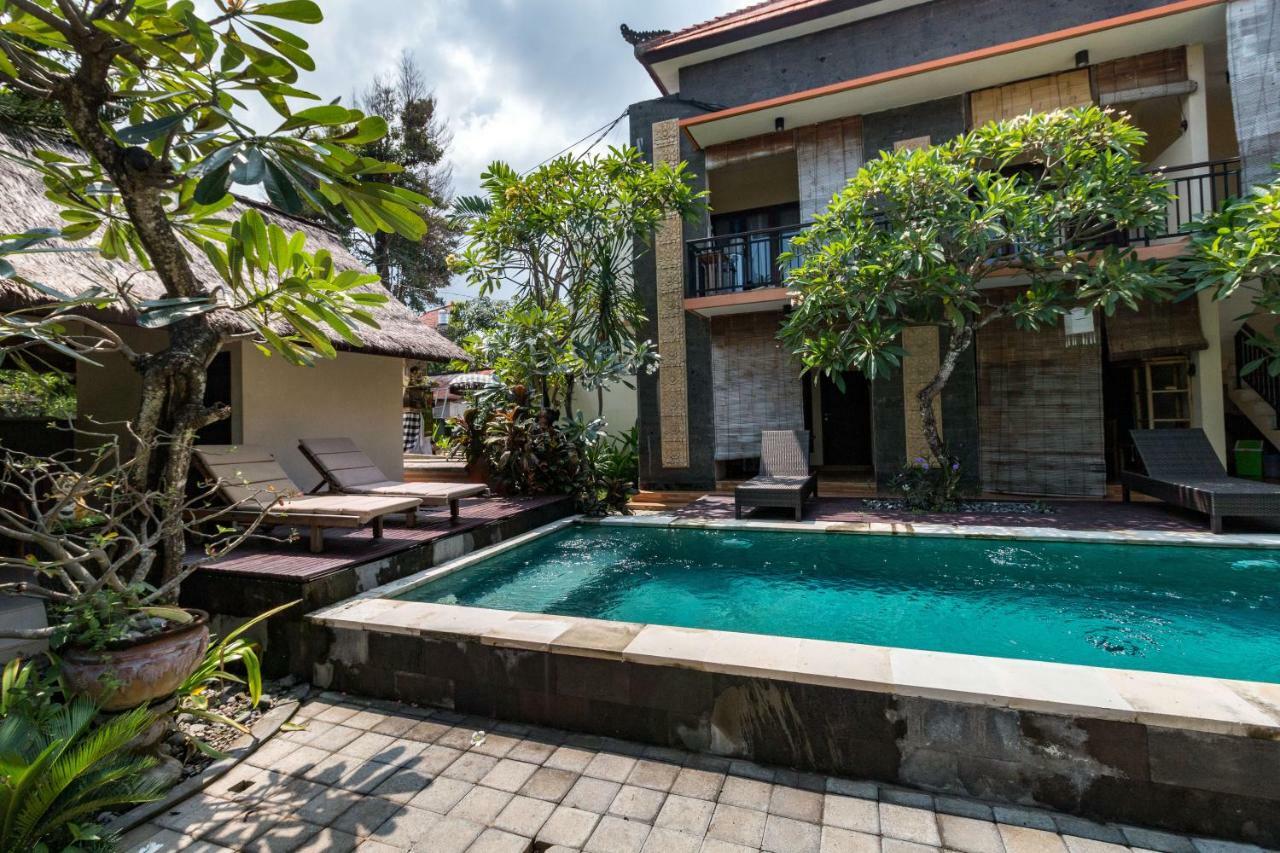 Eddys Cottages & Villa Легиан Экстерьер фото